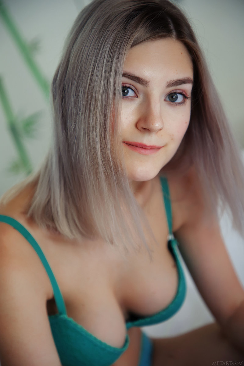 Альбина, 19